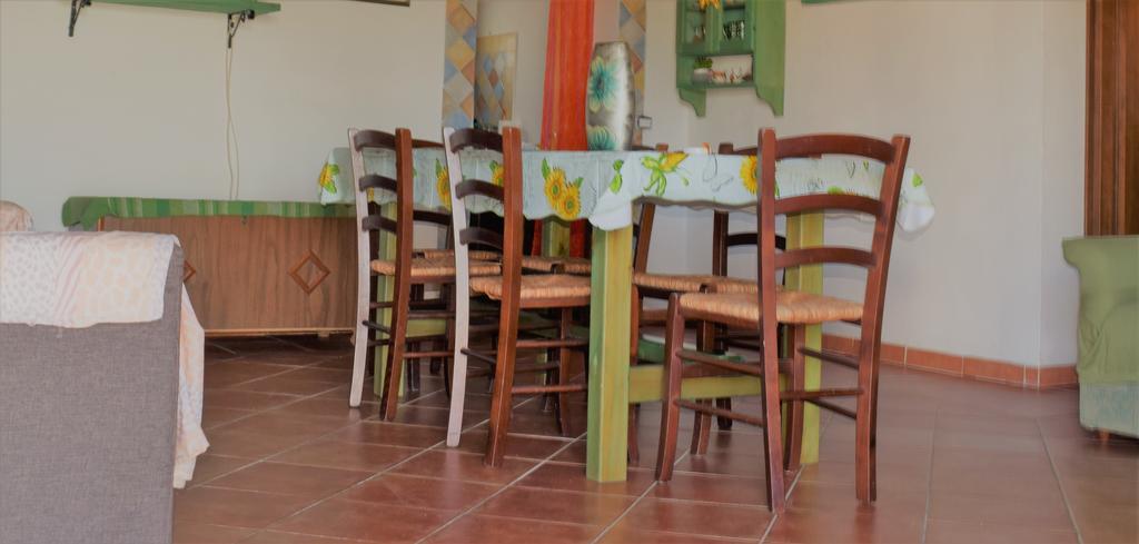 La Ginestra Guest House Orosei Bagian luar foto