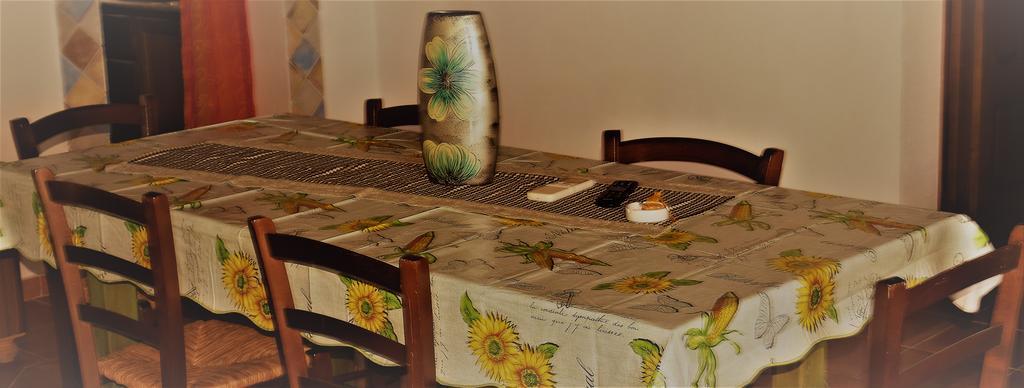 La Ginestra Guest House Orosei Bagian luar foto