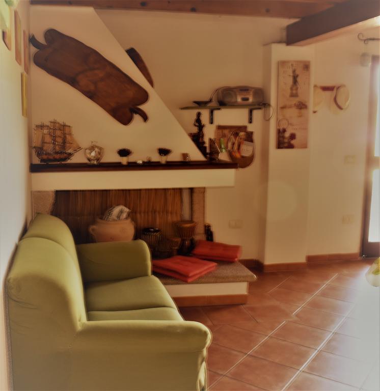 La Ginestra Guest House Orosei Bagian luar foto