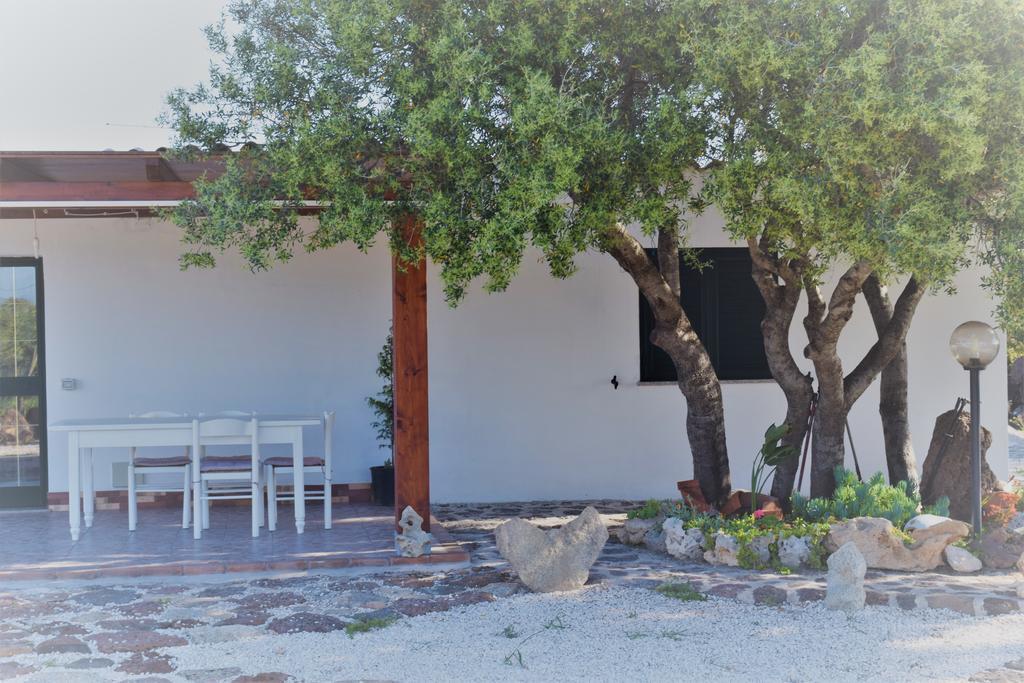 La Ginestra Guest House Orosei Bagian luar foto